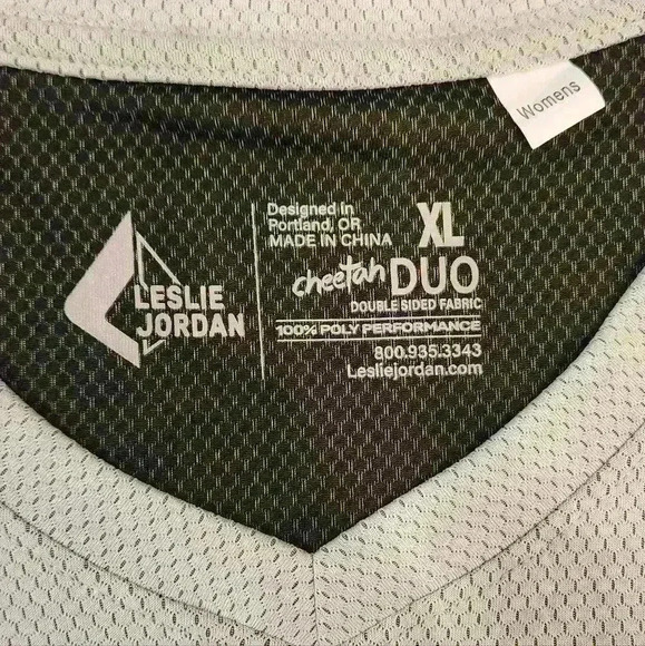 Woman's 2022 Grandma's Marathon Duluth Grey Long Sleeve Training Shirt XL - Picture 5 of 8